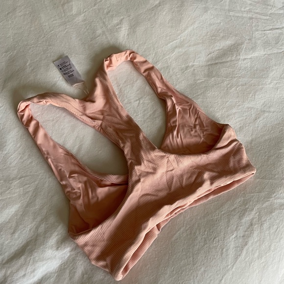 L SPACE RIBBED TARA TOP - Picture 5 of 5